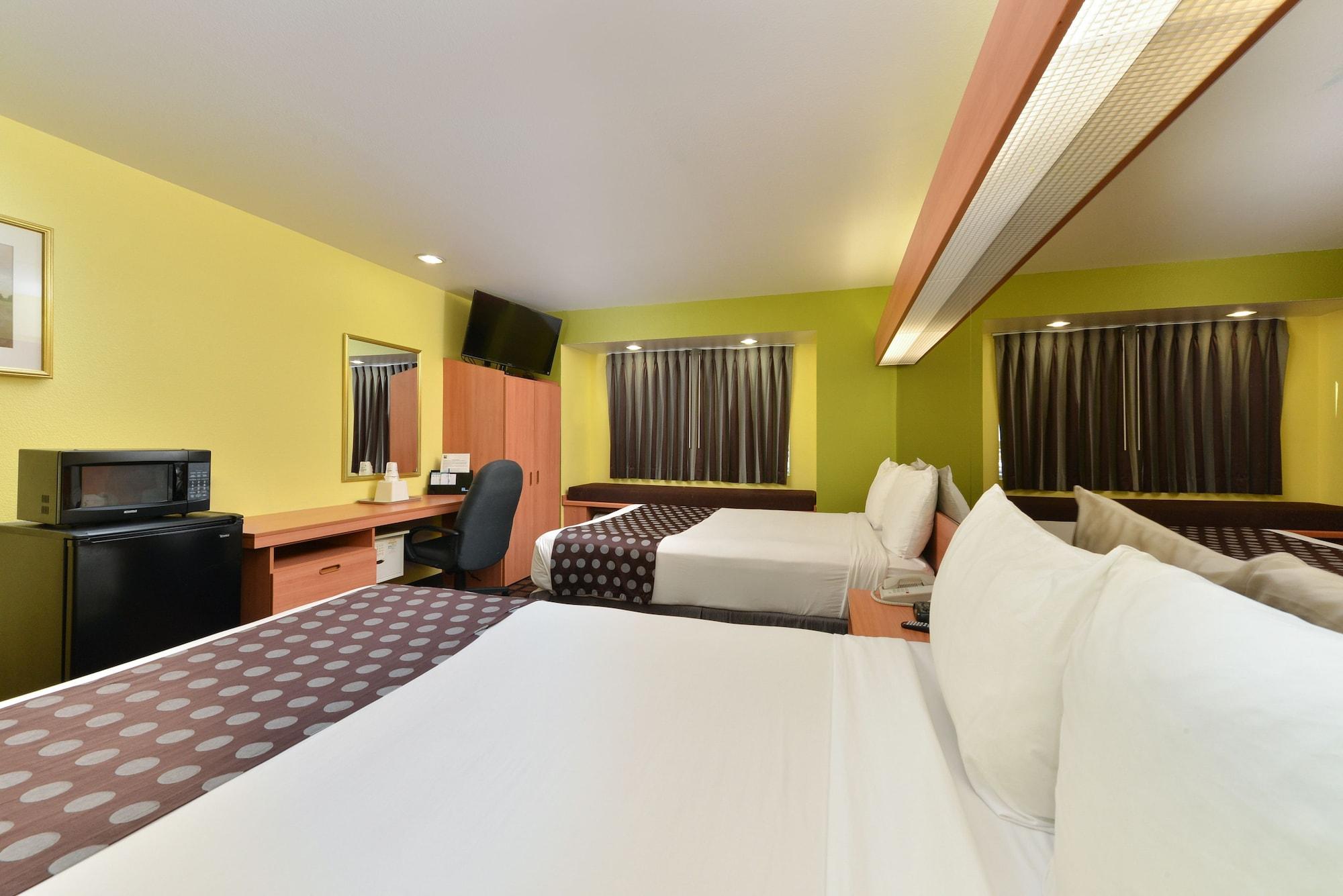 Microtel Inn & Suites By Wyndham Ft. Worth North/At Fossil Fort Worth Exterior foto