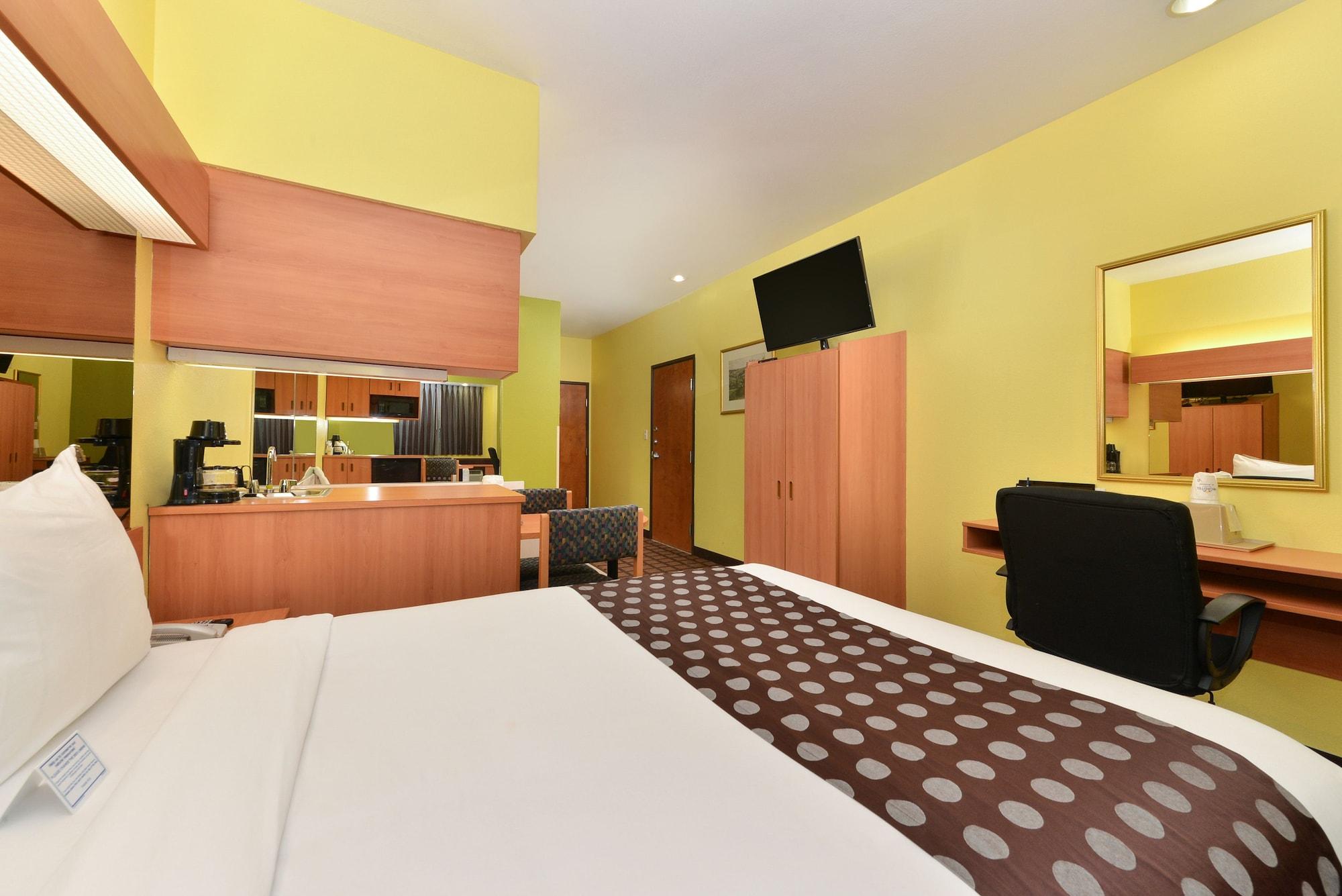 Microtel Inn & Suites By Wyndham Ft. Worth North/At Fossil Fort Worth Exterior foto