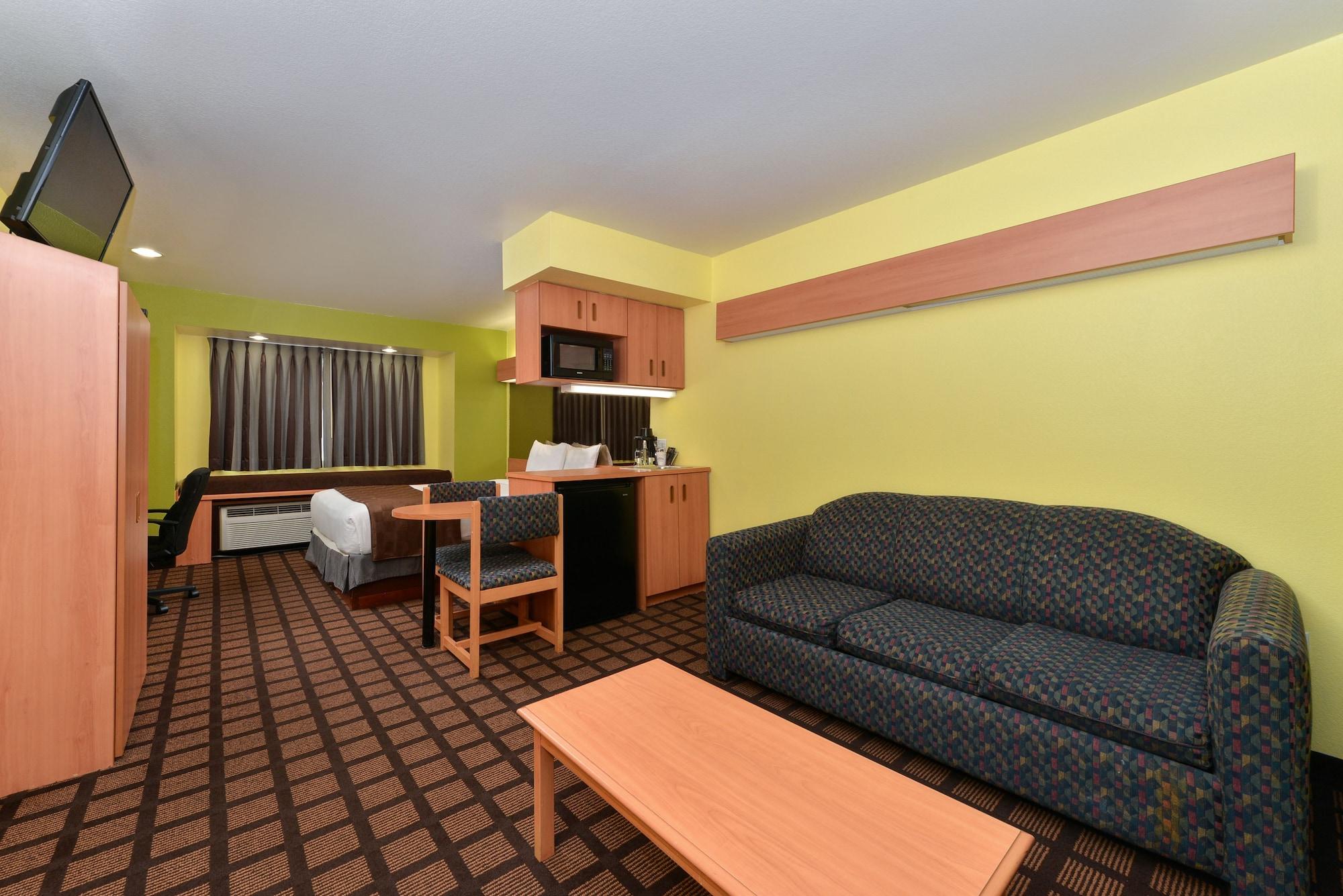 Microtel Inn & Suites By Wyndham Ft. Worth North/At Fossil Fort Worth Exterior foto