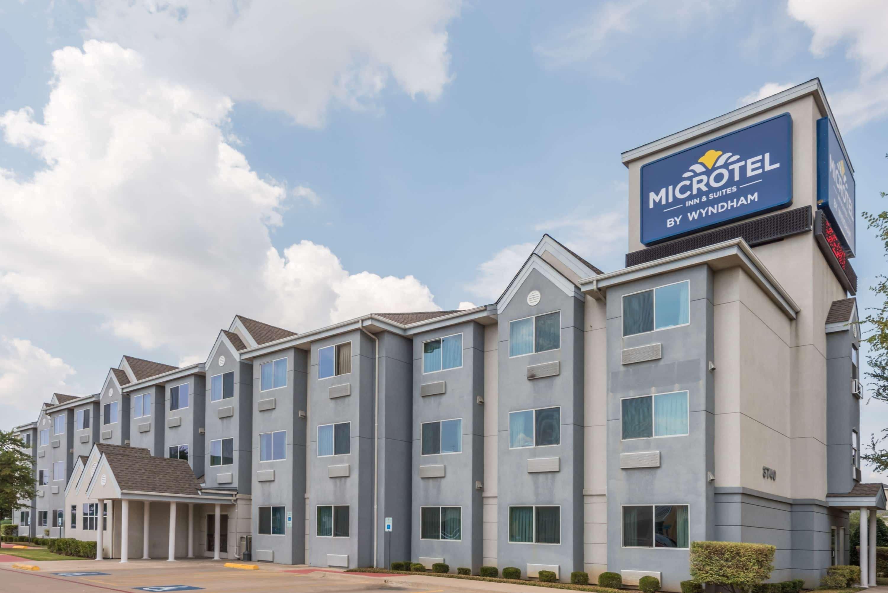 Microtel Inn & Suites By Wyndham Ft. Worth North/At Fossil Fort Worth Exterior foto